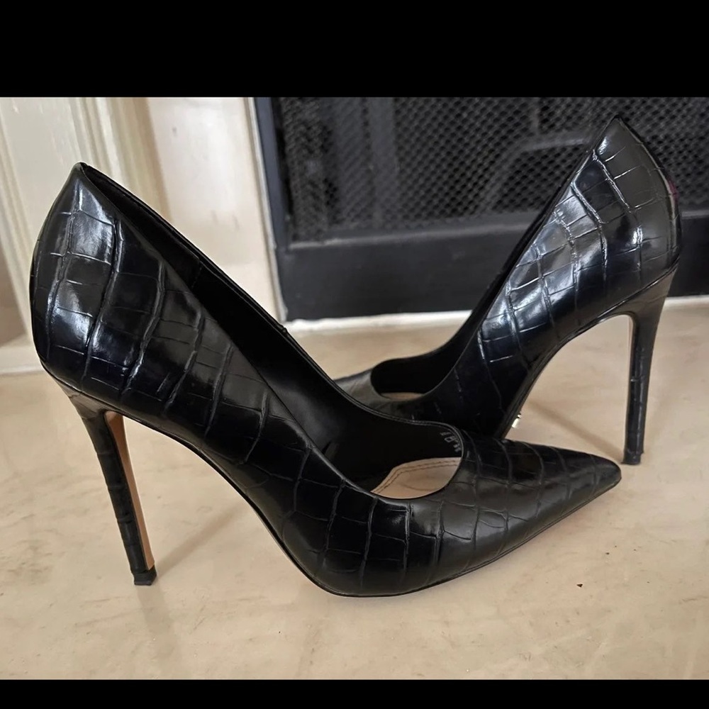 Zara snake skin pointed elegant heels